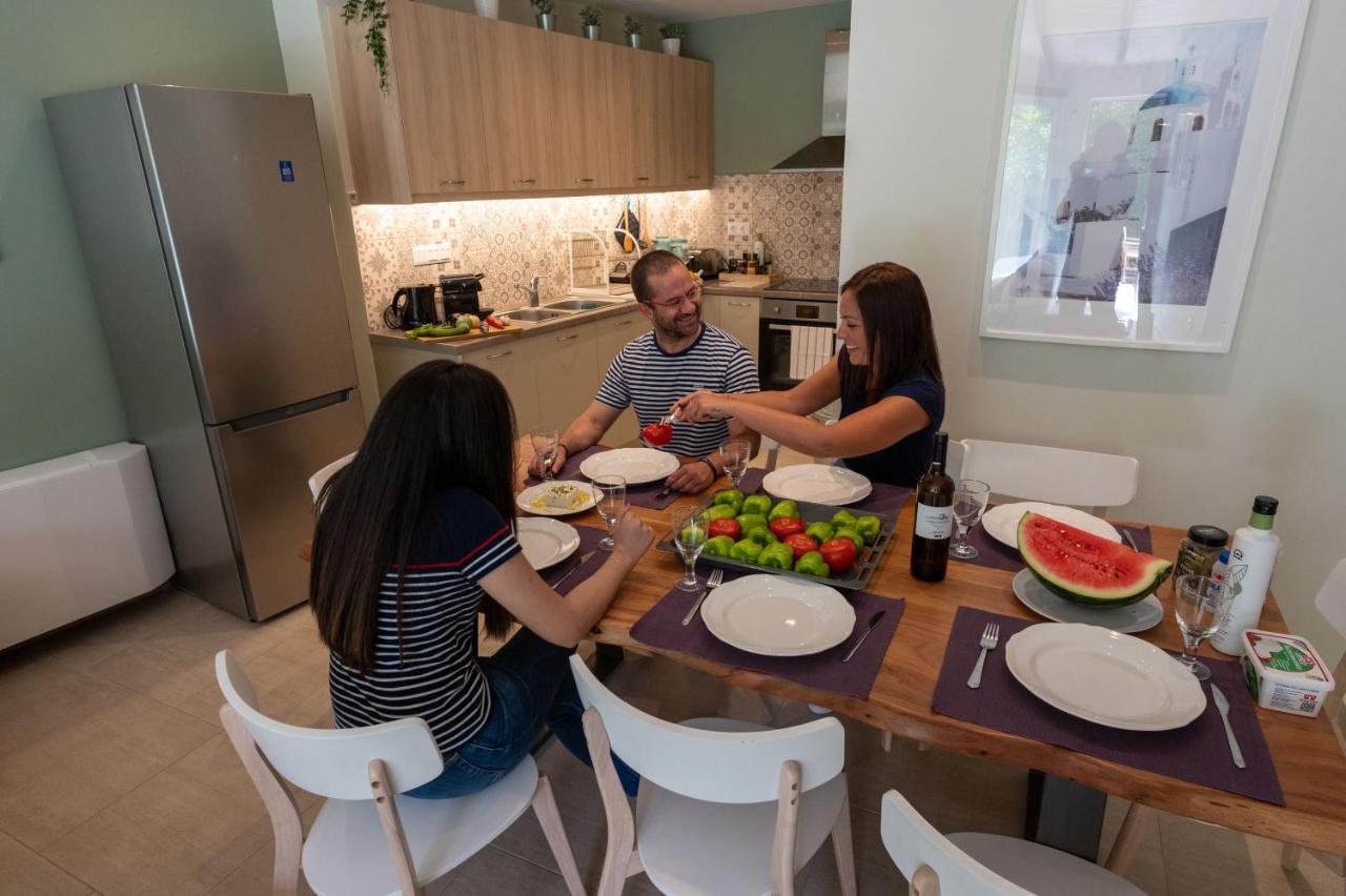 Linas Home - Kalamata Mediterranean Villas Екстериор снимка