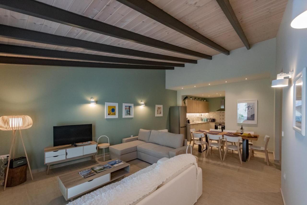 Linas Home - Kalamata Mediterranean Villas Екстериор снимка